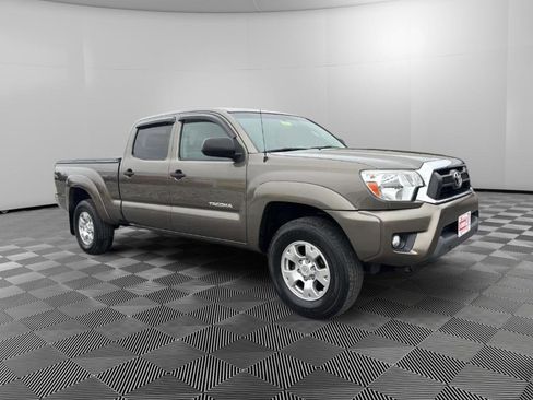 Used 2013 Toyota Tacoma 4x4 Double Cab w/ SR5 Pkg image 2