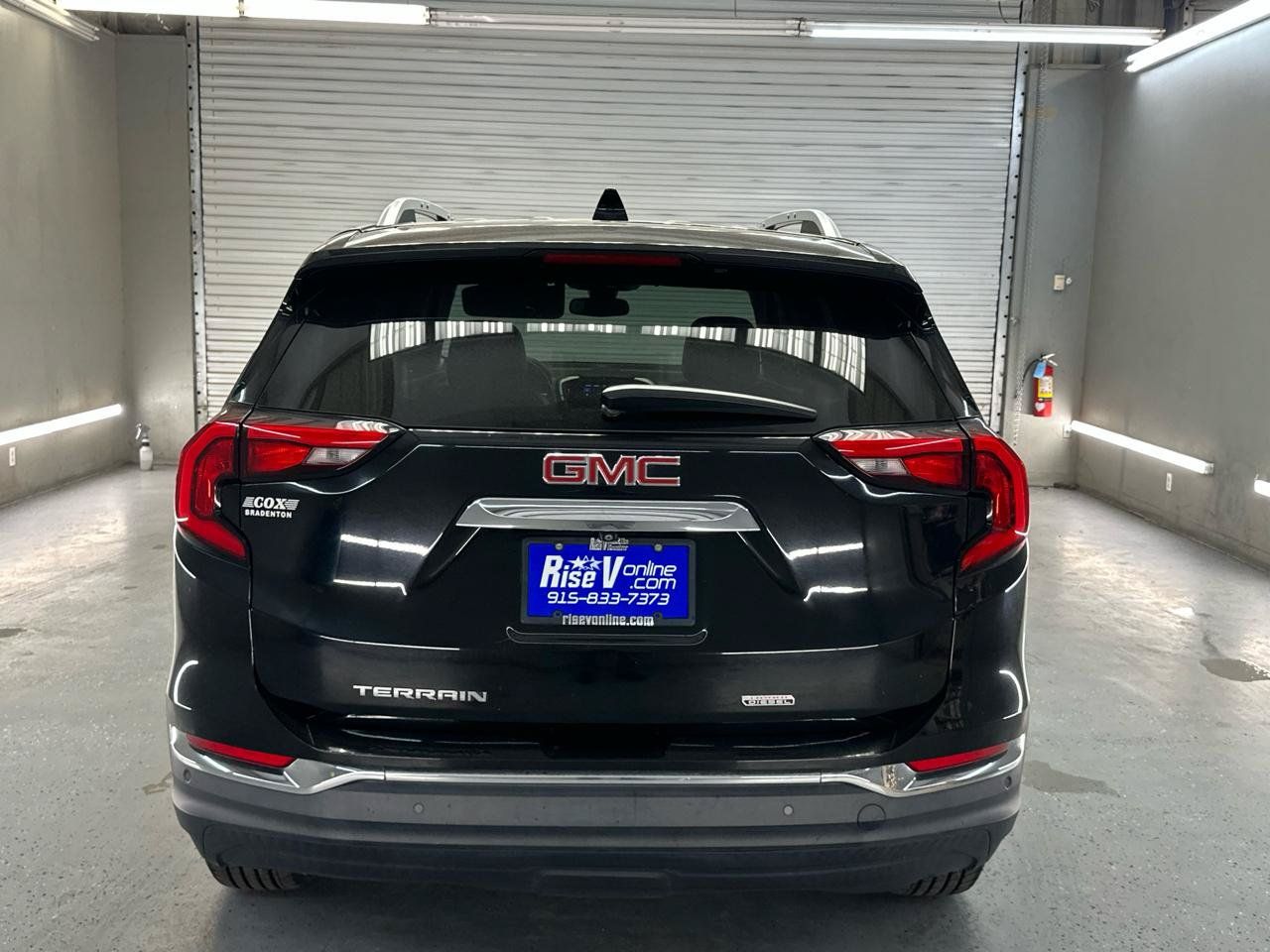 Used 2019 GMC Terrain SLT w/ Infotainment Package II FWD image 4