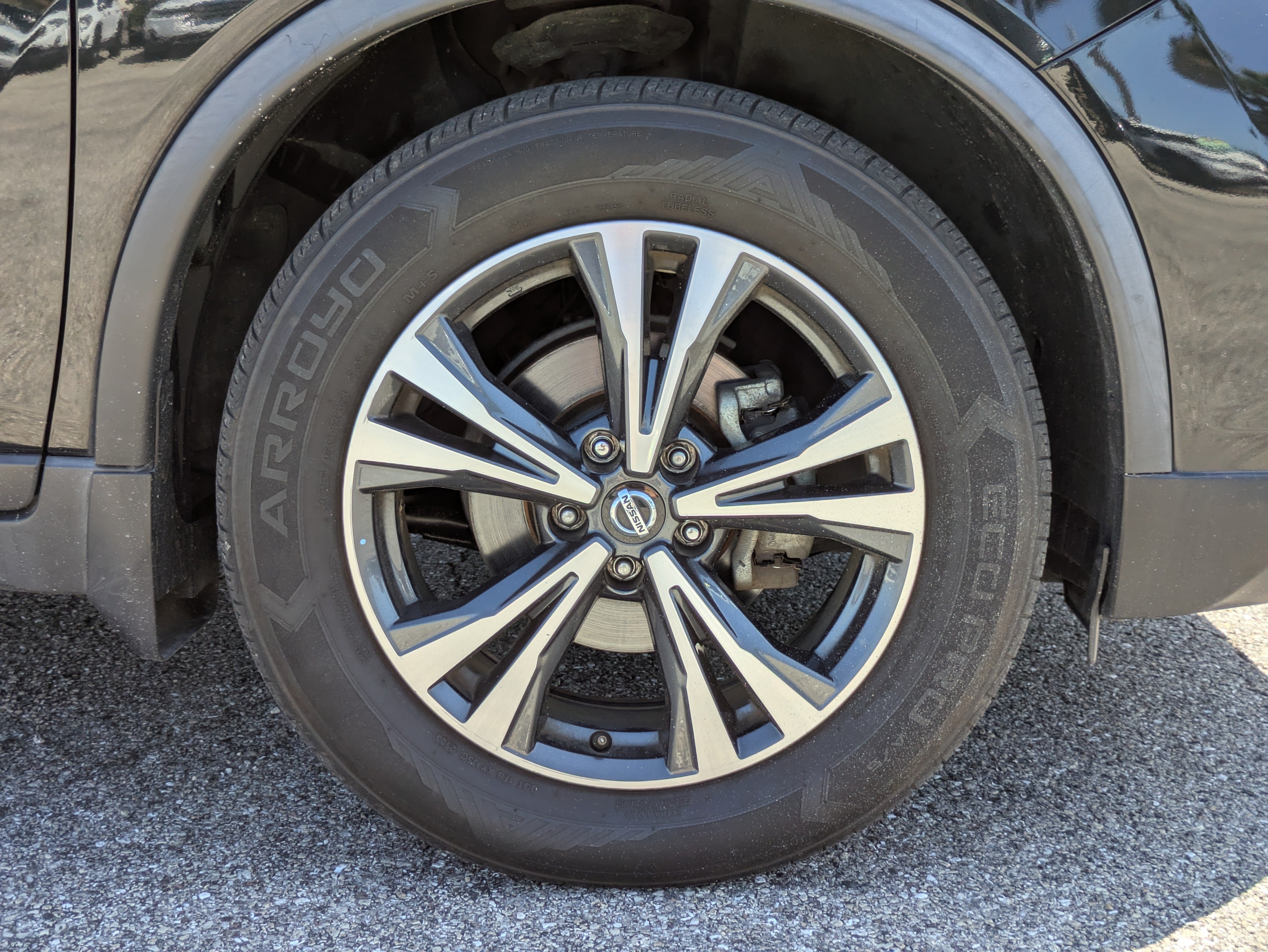 Used 2019 Nissan Rogue SV w/ Premium Package FWD image 11