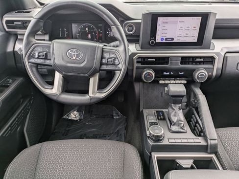 Used 2025 Toyota 4Runner SR5 AWD/4WD image 16
