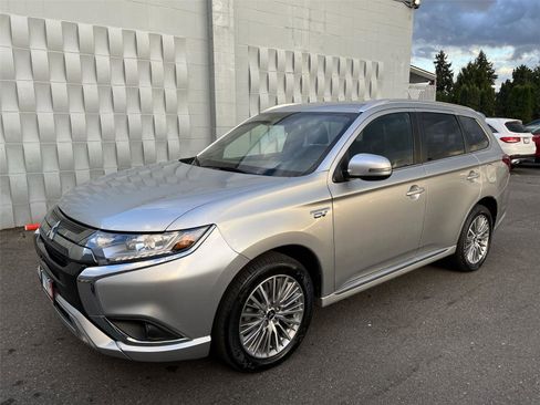 Used 2022 Mitsubishi Outlander SEL image 1