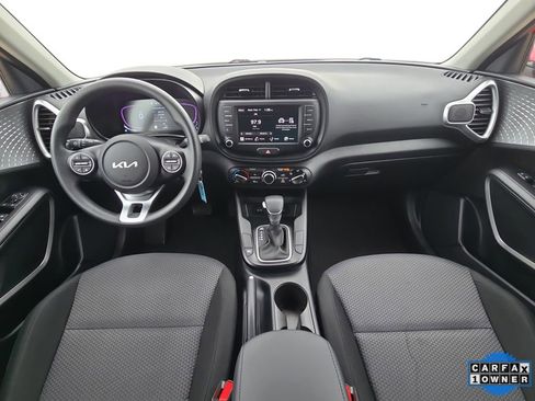 Used 2025 Kia Soul LX w/ LX Technology Package image 9
