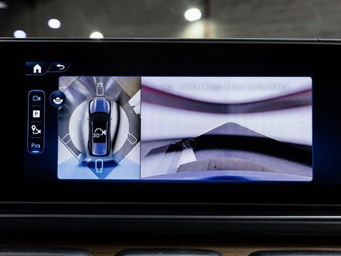 Used 2025 Mercedes-Benz GLS 580 4MATIC image 18