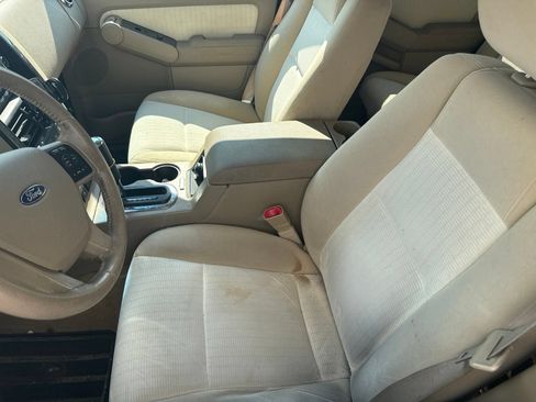 Used 2010 Ford Explorer XLT AWD/4WD image 6