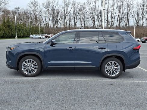 Used 2024 Toyota Grand Highlander Platinum image 7