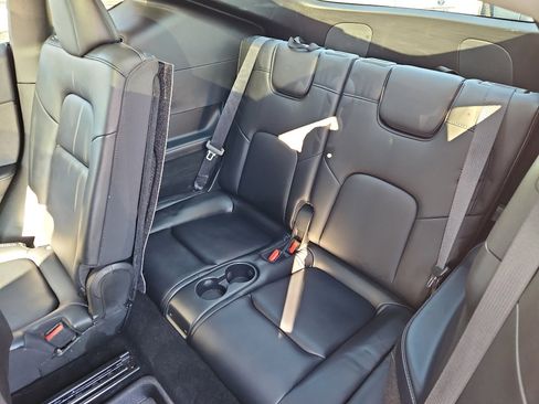 Used 2022 Tesla Model Y Long Range image 17