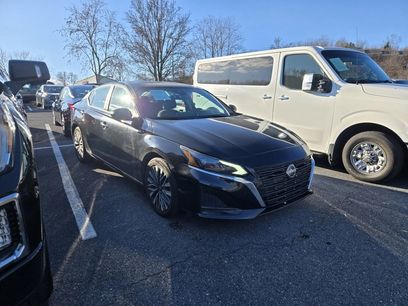 Used 2024 Nissan Altima 2.5 SV