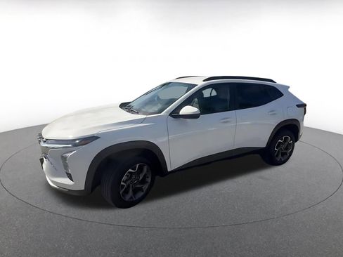 Used 2025 Chevrolet Trax LT image 7