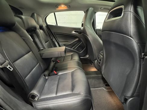 Used 2019 Mercedes-Benz GLA 250 4MATIC image 39