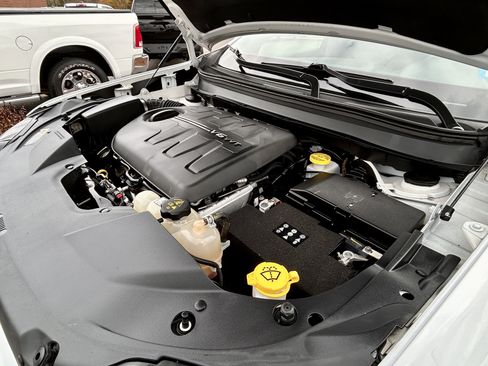 Used 2019 Jeep Cherokee Limited AWD/4WD image 20