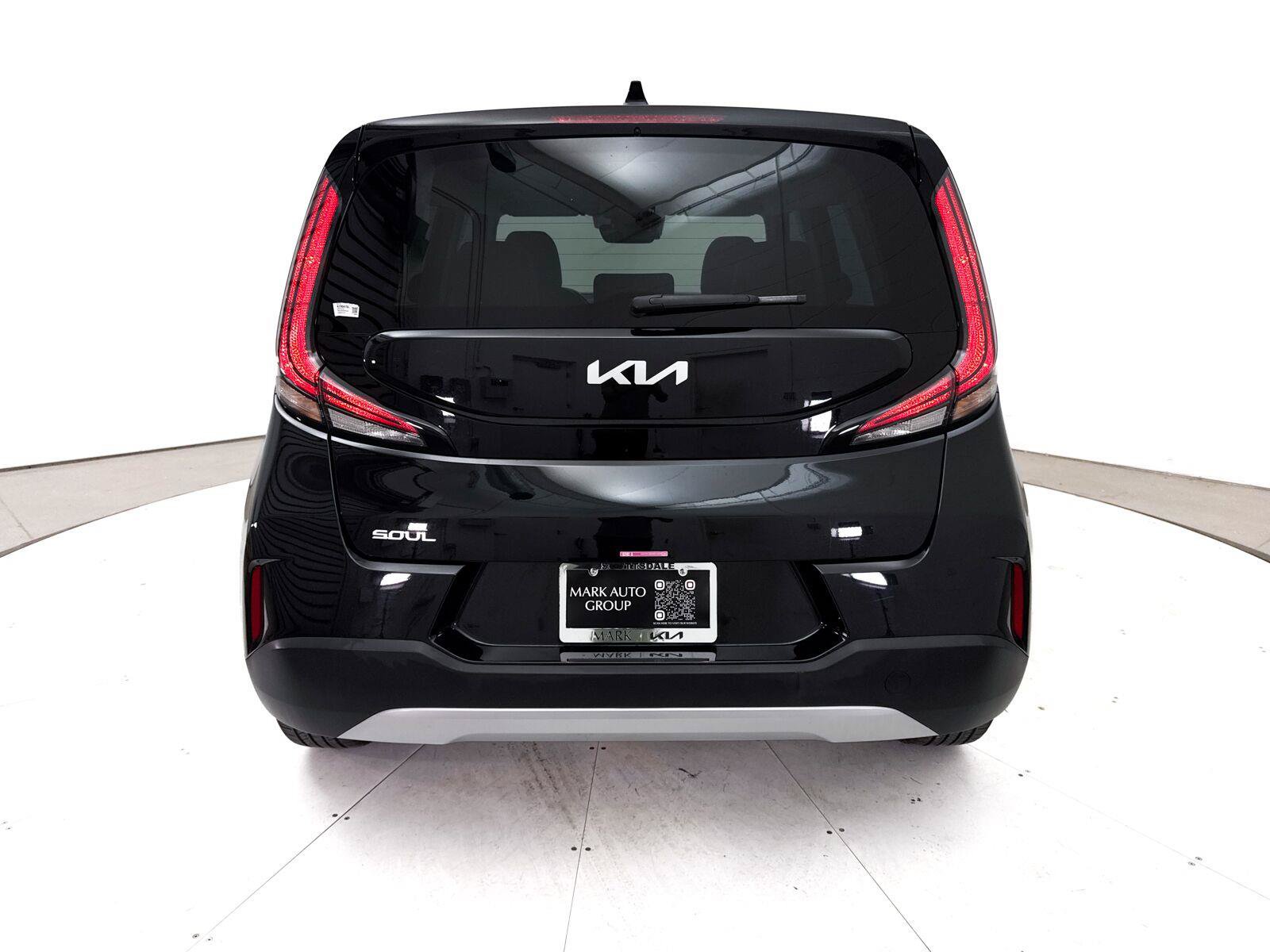 Used 2025 Kia Soul LX w/ LX Technology Package FWD image 16