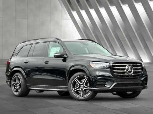 New 2026 Mercedes-Benz GLS 450 4MATIC image 2