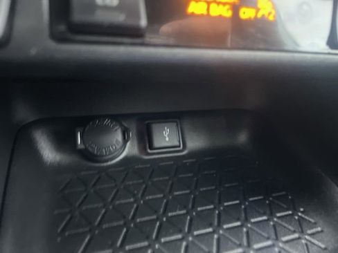 Used 2022 Toyota RAV4 SE image 29