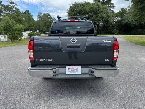 Used 2011 Nissan Frontier SL RWD image 5