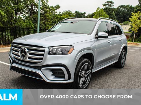 Used 2024 Mercedes-Benz GLS 450 4MATIC image 3
