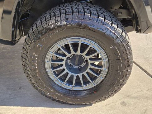 Used 2021 Toyota Tacoma TRD Sport w/ Technology Package image 9