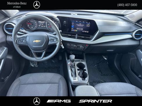 Used 2025 Chevrolet Trax LS FWD image 21