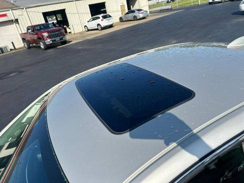 Used 2015 Chevrolet Malibu LT w/ Power Convenience Package image 9