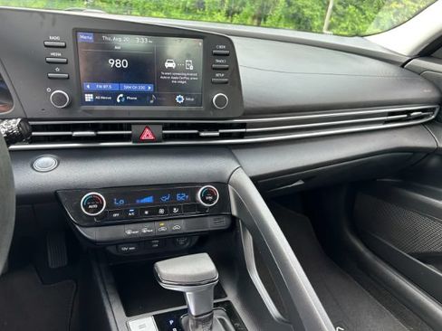 Used 2021 Hyundai Elantra SEL w/ Cargo Package FWD image 13