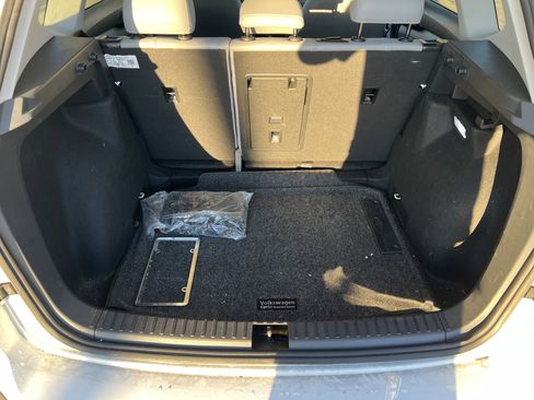 Certified 2024 Volkswagen Taos SE image 31