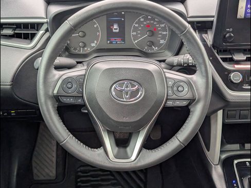 Used 2024 Toyota Corolla Cross LE FWD image 12