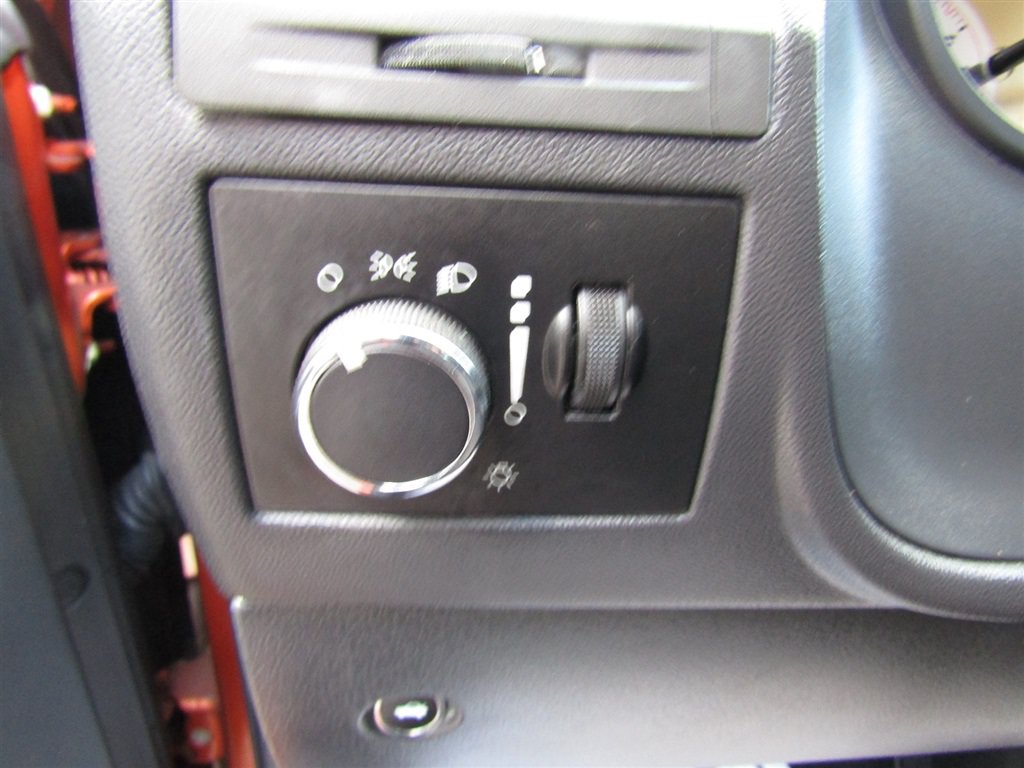 Used 2011 Dodge Challenger RWD image 18