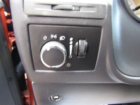 Used 2011 Dodge Challenger RWD image 18
