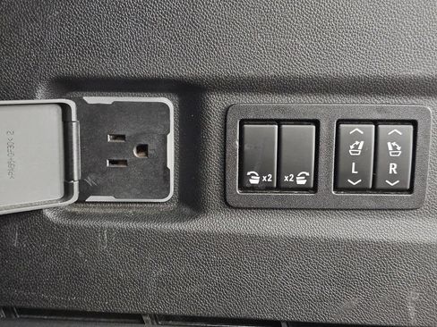 Used 2021 GMC Yukon Denali AWD/4WD image 33