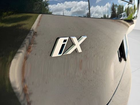Used 2024 BMW iX xDrive50 w/ Premium Package AWD/4WD image 26