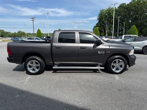 Used 2017 RAM 1500 Express AWD/4WD image 8