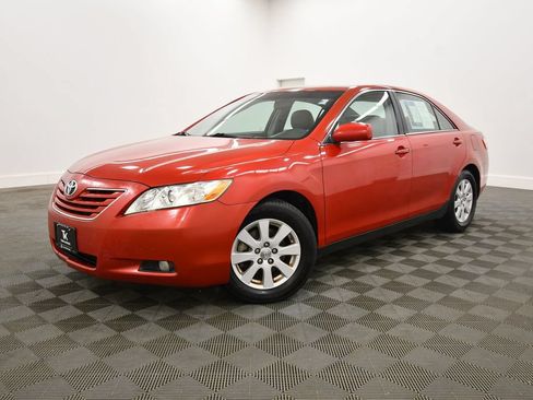 Used 2009 Toyota Camry XLE FWD image 2