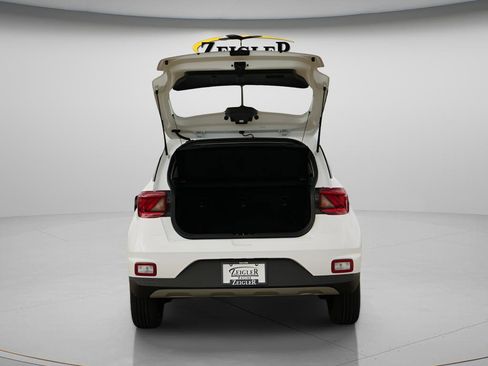 New 2026 Hyundai Venue SEL FWD image 11