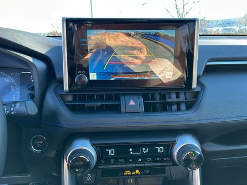 Used 2025 Toyota RAV4 SE image 30