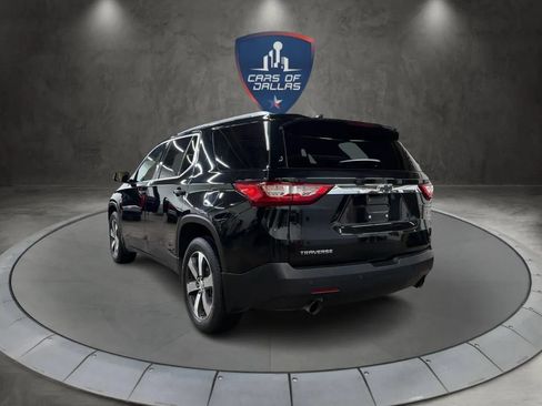 Used 2018 Chevrolet Traverse LT FWD image 3