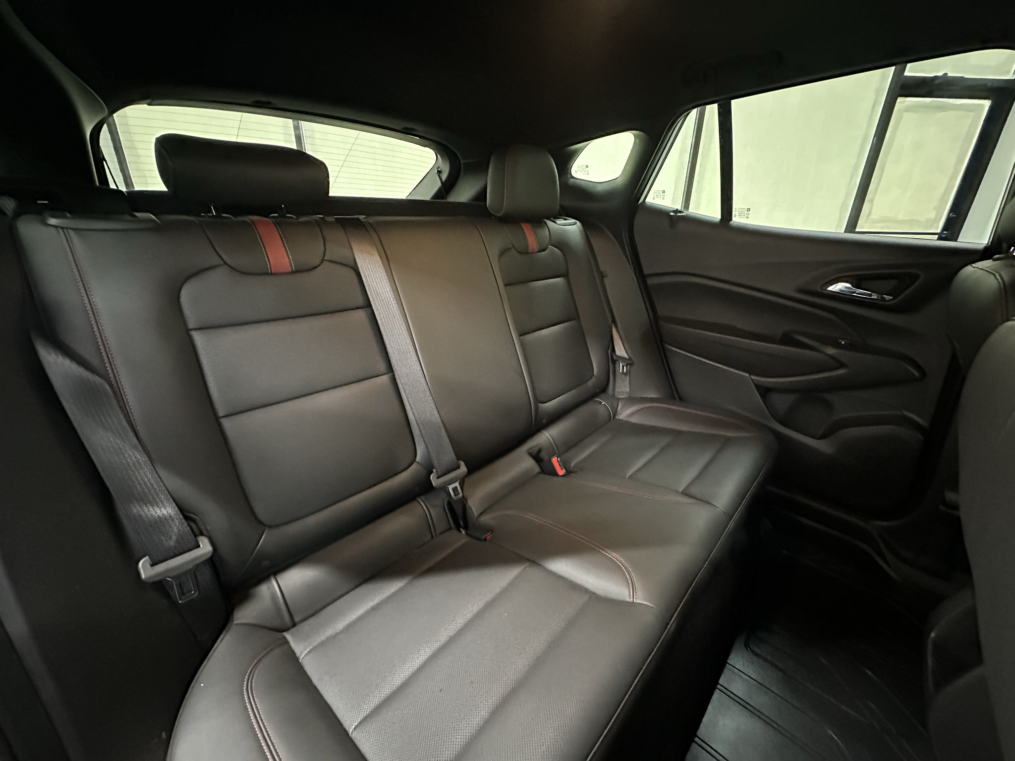 Used 2025 Chevrolet Trax RS w/ Sunroof Package FWD image 17