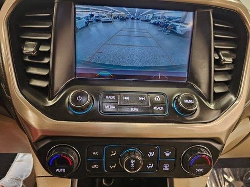 Used 2019 GMC Acadia Denali image 17