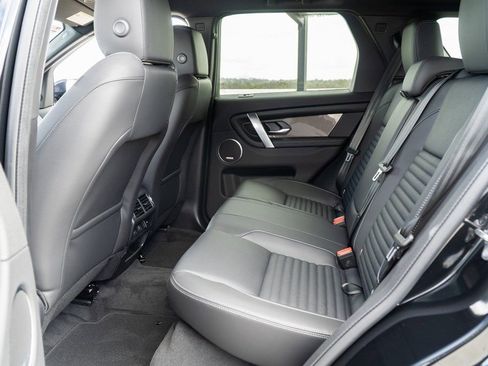 Certified 2025 Land Rover Discovery Sport Dynamic SE AWD/4WD image 28