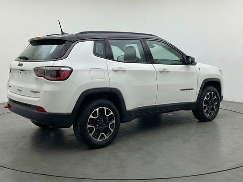Used 2025 Jeep Compass Trailhawk AWD/4WD image 9