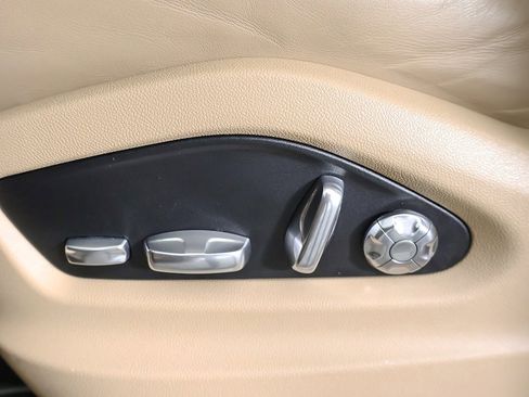 Used 2020 Porsche Cayenne image 36