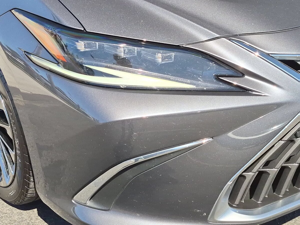 Used 2024 Lexus ES 300h w/ Accessory Package (Z1) FWD image 10
