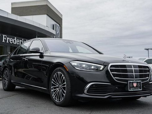 Used 2022 Mercedes-Benz S 580 4MATIC Sedan w/ 3D Technology Package image 1