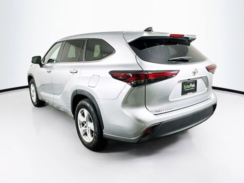 Used 2025 Toyota Highlander LE image 5