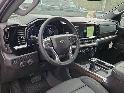 New 2026 Chevrolet Silverado 1500 RST w/ Z71 Off-Road Package AWD/4WD image 17