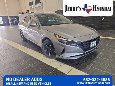 Certified 2023 Hyundai Elantra SEL FWD image 5