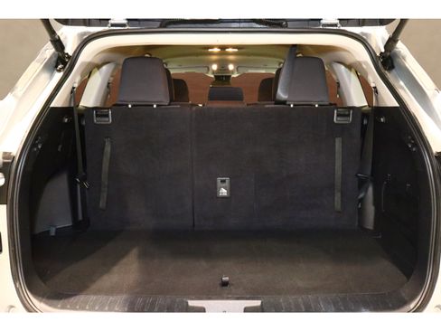 Used 2024 Toyota Highlander LE image 18