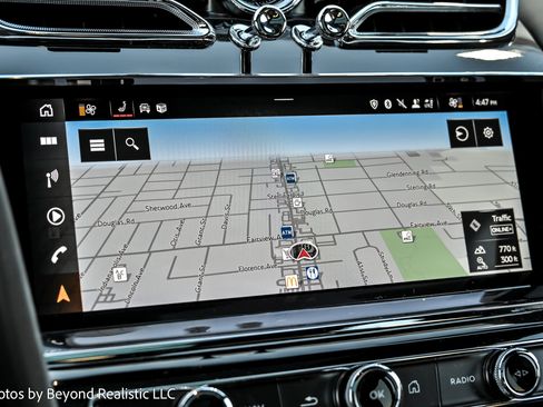 Used 2023 Bentley Bentayga image 45
