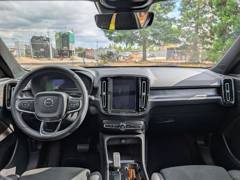 Used 2023 Volvo XC40 Recharge Ultimate AWD/4WD image 13
