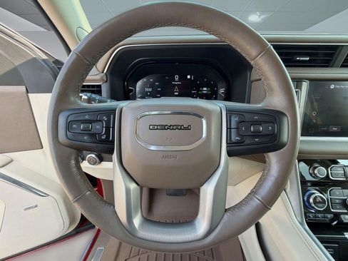 Used 2022 GMC Yukon Denali RWD image 16