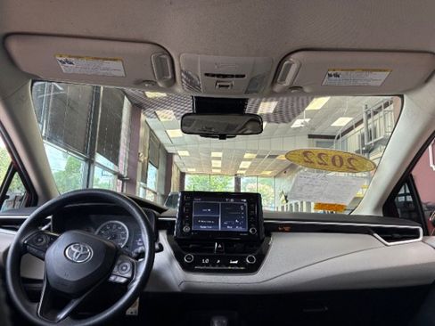 Used 2022 Toyota Corolla LE FWD image 26