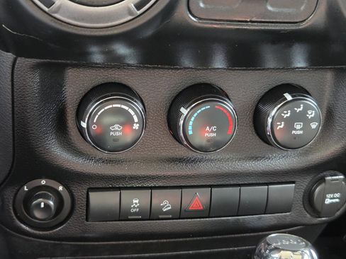 Used 2013 Jeep Wrangler Sport image 15